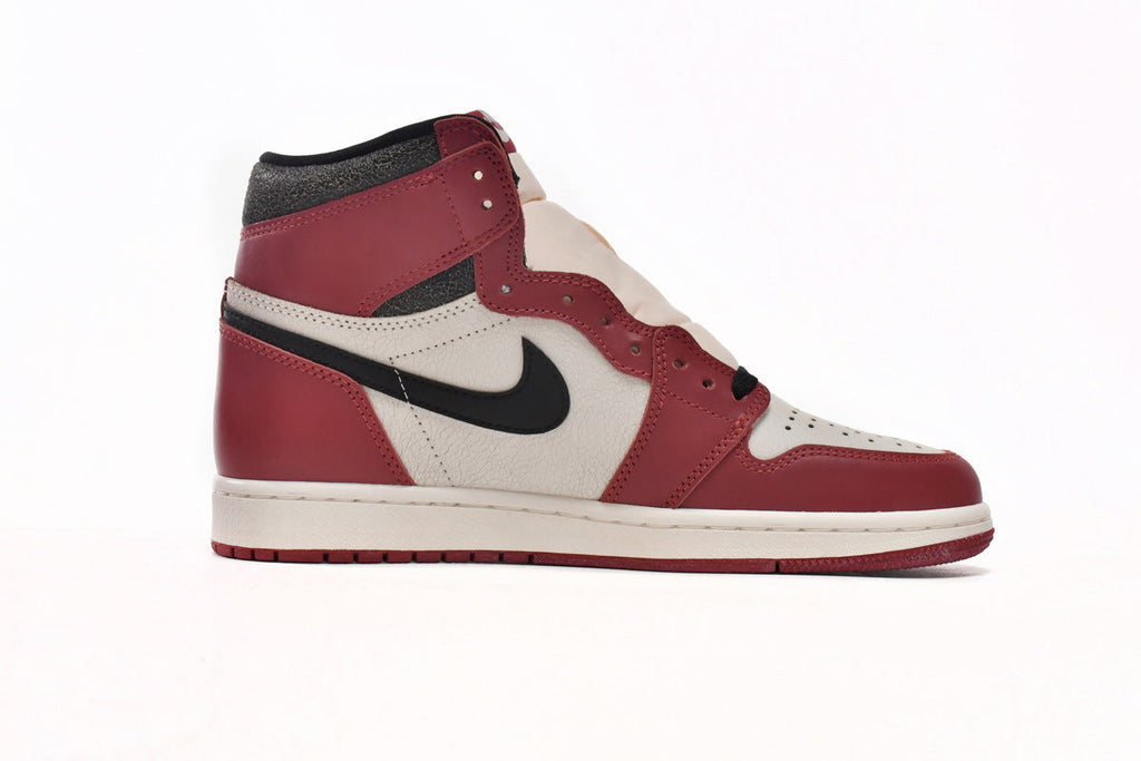 Air Jordan 1 Retro High OG Chicago Lost and Found DZ5485-612