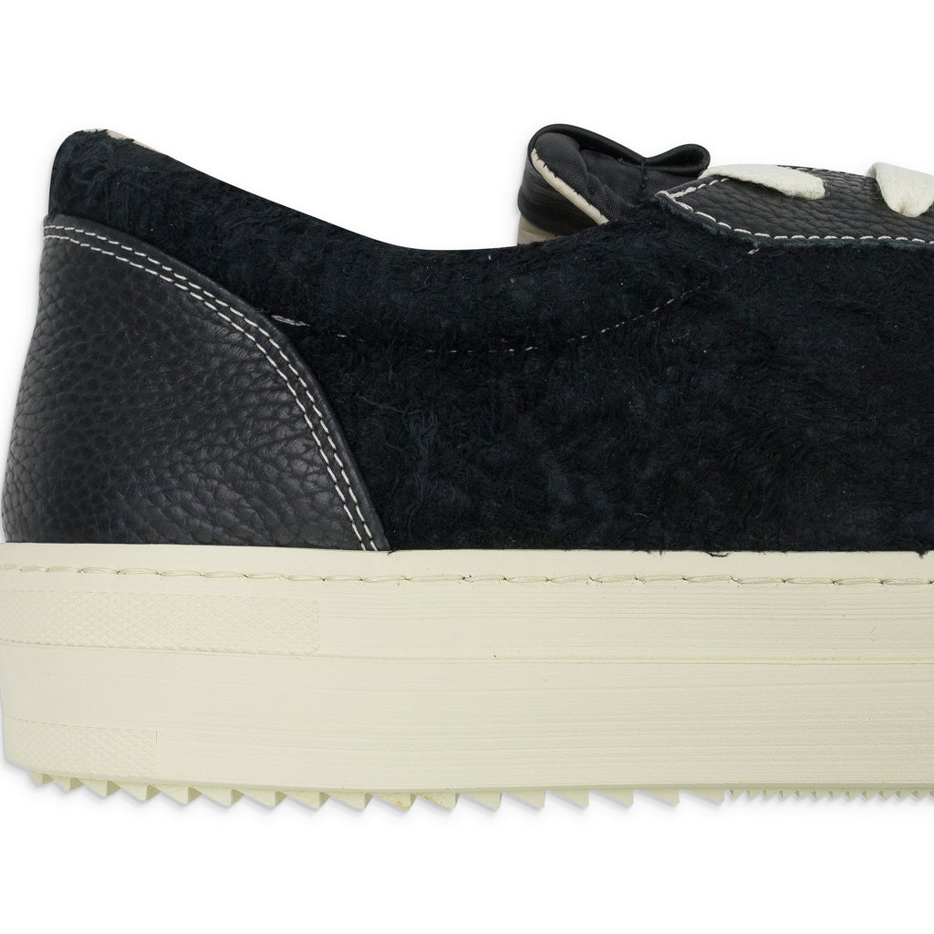 Black V1 Low Sneaker