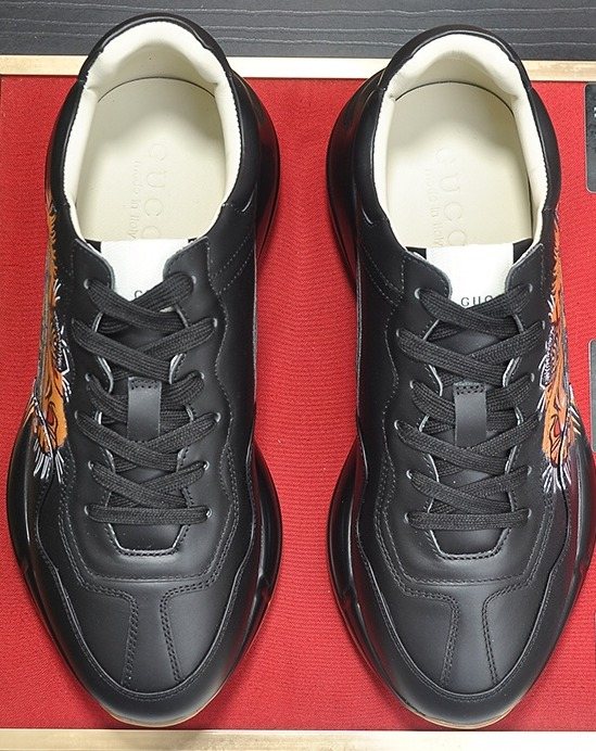 Gucci Tiger Graphic Low-Top Sneakers